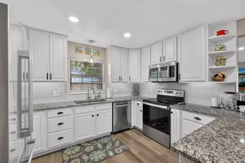 Kitchen - 2115 Suzanne Dr, Mount Dora, FL 32757 photo 2 of 6