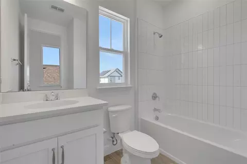 Bath - 6677 Wake St, Saint Cloud, FL 34771 photo 1 of 4