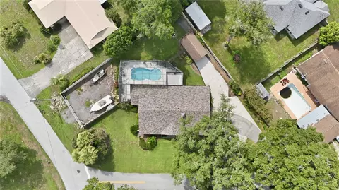 View/Area - 41300 Dixie Ave, Umatilla, FL 32784 photo 4 of 5
