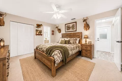 Bedroom - 41300 Dixie Ave, Umatilla, FL 32784 photo 3 of 5