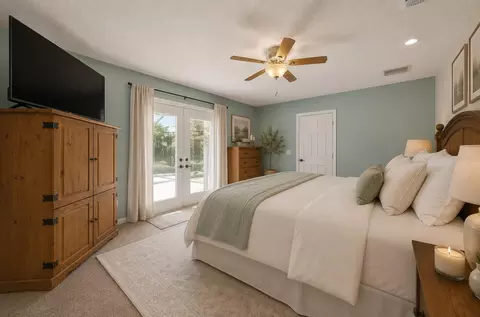 Bedroom - 41300 Dixie Ave, Umatilla, FL 32784 photo 2 of 5
