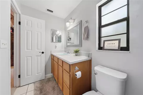 Bath - 41300 Dixie Ave, Umatilla, FL 32784 photo 1 of 5