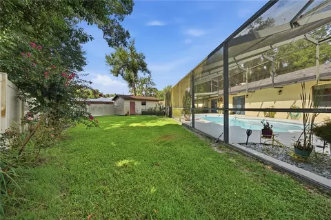 Exterior - 41300 Dixie Ave, Umatilla, FL 32784 photo 10 of 17