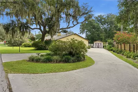 Exterior - 41300 Dixie Ave, Umatilla, FL 32784 photo 12 of 17