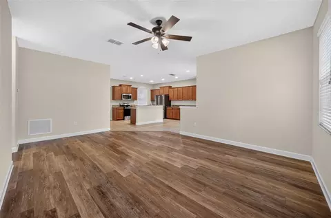 Living - 5202 Royce Dr, Mount Dora, FL 32757 photo 5 of 6