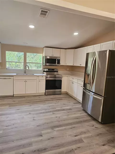 Kitchen - 38510 County Road 439, Eustis, FL 32736 photo 1 of 4