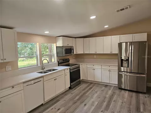 Kitchen - 38510 County Road 439, Eustis, FL 32736 photo 2 of 4