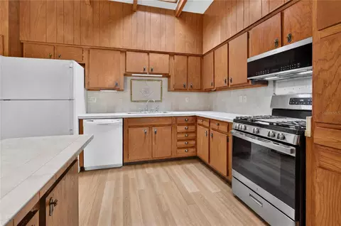 Kitchen - 2435 Broadvue Ave, Eustis, FL 32726 photo 1 of 3