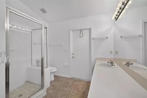 Bath - 34231 Marshall Rd, Eustis, FL 32736 photo 3 of 4