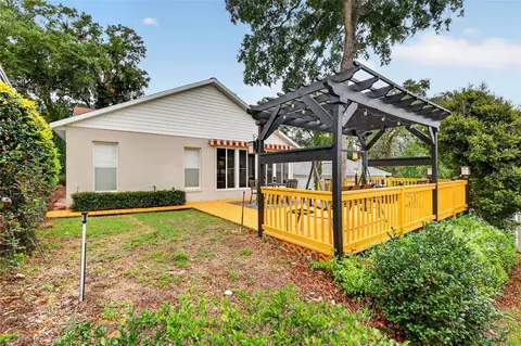 Exterior - 57 Townhill Dr, Eustis, FL 32726 photo 7 of 9