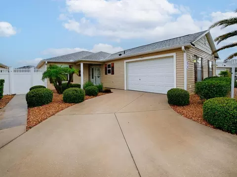 579 Cheraw Pl, The Villages, FL 32162