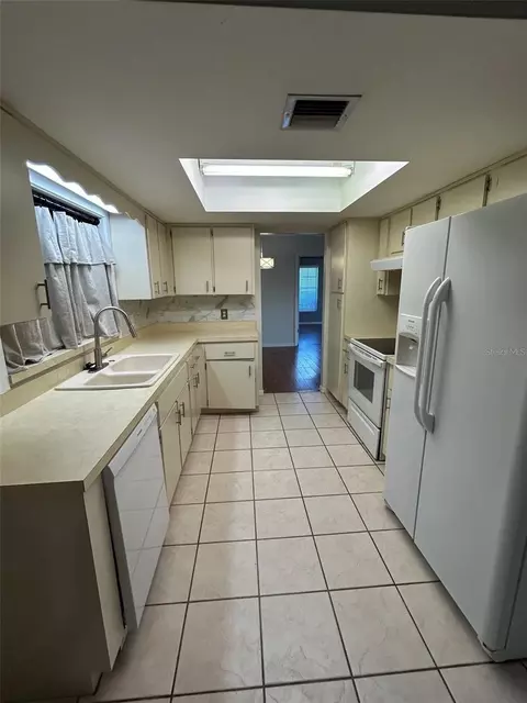 Kitchen - 1605 Blackberry Ct, Eustis, FL 32726 photo 1 of 1