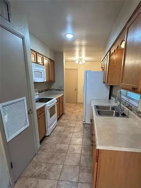 Kitchen - Undisclosed, Mount Dora, FL 32757 photo 2 of 2