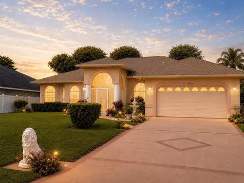 6468 NW Friendly Cir, Port Saint Lucie, FL 34983