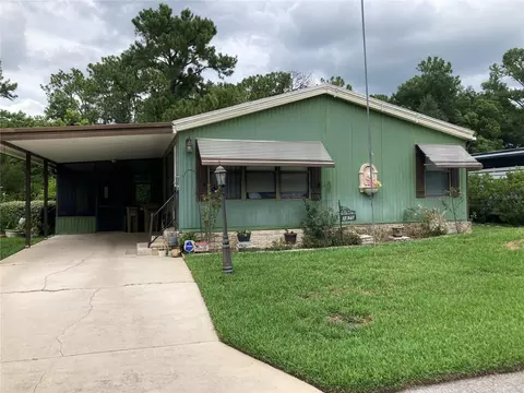 Exterior - 1875 Stacey Dr, Mount Dora, FL 32757 photo 2 of 11