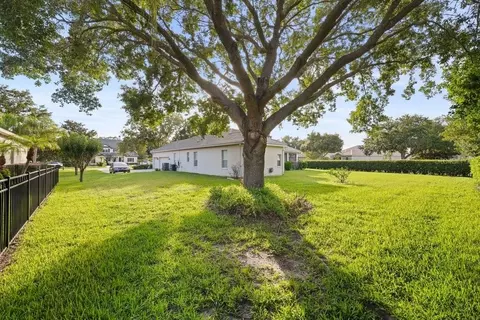 Exterior - 2019 Capri Ln, Mount Dora, FL 32757 photo 5 of 9
