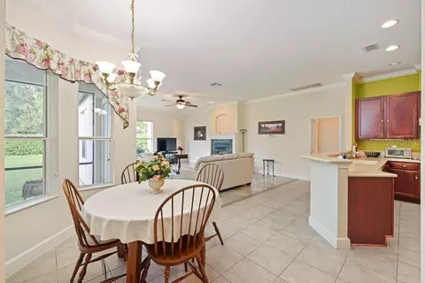 Dining - 2019 Capri Ln, Mount Dora, FL 32757 photo 1 of 2