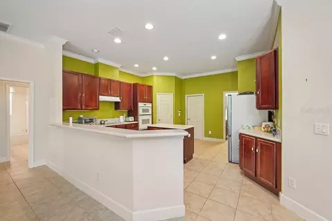 Kitchen - 2019 Capri Ln, Mount Dora, FL 32757 photo 2 of 8