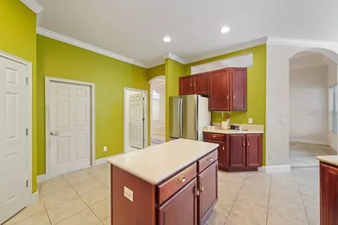 Kitchen - 2019 Capri Ln, Mount Dora, FL 32757 photo 7 of 8