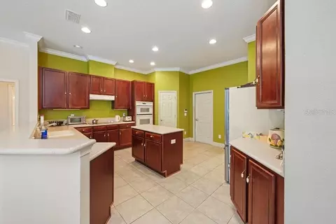 Kitchen - 2019 Capri Ln, Mount Dora, FL 32757 photo 1 of 8