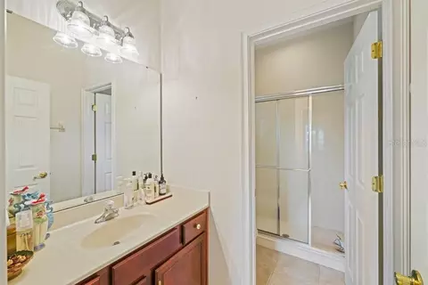 Bath - 2019 Capri Ln, Mount Dora, FL 32757 photo 2 of 9