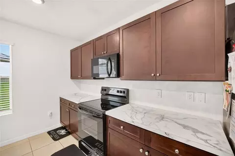 Kitchen - 483 W Runyon Loop, Beverly Hills, FL 34465 photo 6 of 6