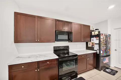 Kitchen - 483 W Runyon Loop, Beverly Hills, FL 34465 photo 1 of 6