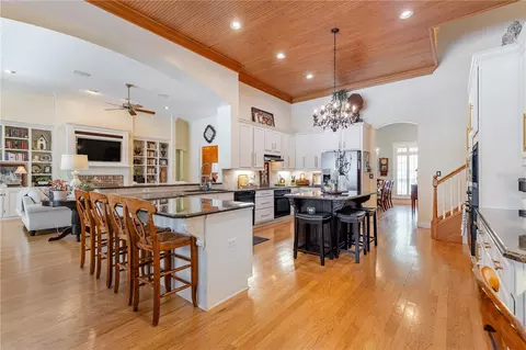 Kitchen - 34317 Windley Cir, Eustis, FL 32726 photo 2 of 5