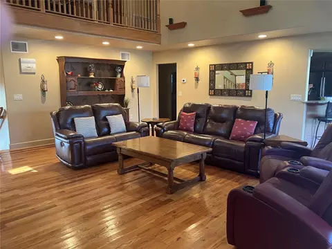 Living - 5361 Circle Dr, Weeki Wachee, FL 34607 photo 2 of 5