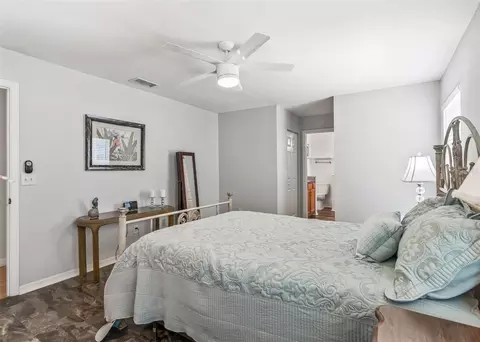 Bedroom - 11137 SE 174th Loop, Summerfield, FL 34491 photo 3 of 6