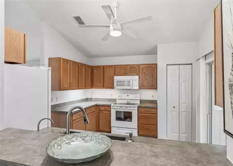 Kitchen - 11137 SE 174th Loop, Summerfield, FL 34491 photo 1 of 4
