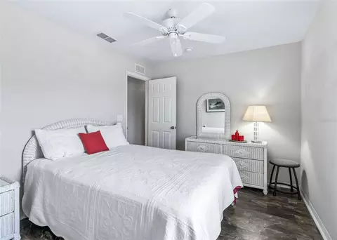 Bedroom - 11137 SE 174th Loop, Summerfield, FL 34491 photo 6 of 6