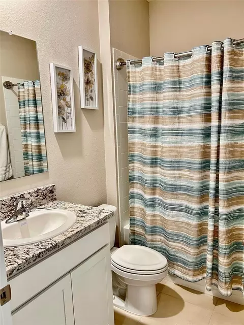 Bath - 6853 SE 3rd Loop, Ocala, FL 34472 photo 5 of 6