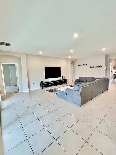 Living - 6853 SE 3rd Loop, Ocala, FL 34472 photo 1 of 1