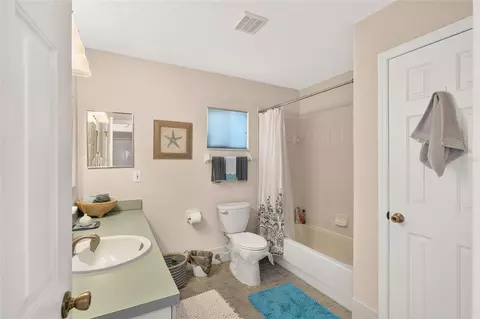 Bath - 8446 SE 137th Loop, Summerfield, FL 34491 photo 4 of 4