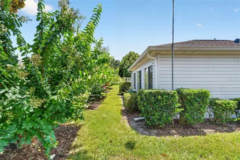 Exterior - 8446 SE 137th Loop, Summerfield, FL 34491 photo 3 of 9