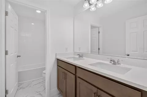 Bath - 7501 Catania Loop, Clermont, FL 34714 photo 3 of 3