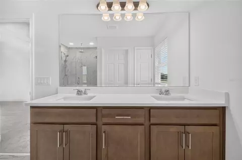 Bath - 7501 Catania Loop, Clermont, FL 34714 photo 2 of 3