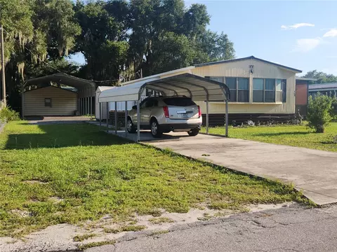 569 Cr 486, Lake Panasoffkee, FL 33538