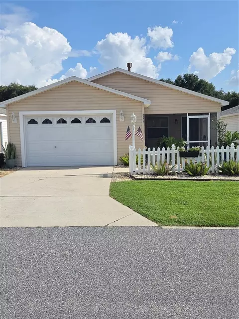 292 Starr Ln, The Villages, FL 32162