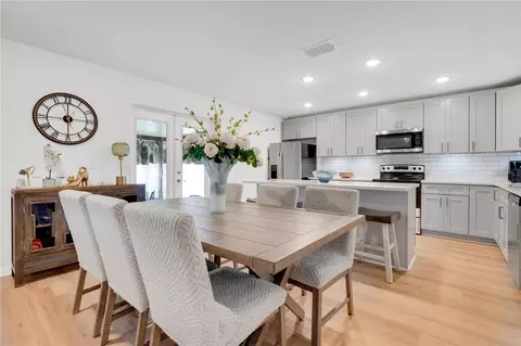 Dining - 233 E 16th St, Apopka, FL 32703 photo 1 of 3