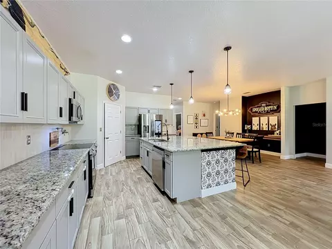 Kitchen - 34814 William Ln, Eustis, FL 32736 photo 7 of 9