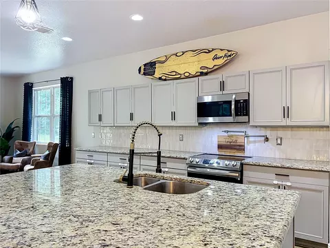 Kitchen - 34814 William Ln, Eustis, FL 32736 photo 5 of 9