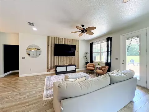 Living - 34814 William Ln, Eustis, FL 32736 photo 2 of 7
