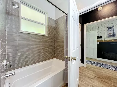 Bath - 34814 William Ln, Eustis, FL 32736 photo 8 of 9