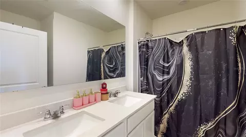 Bath - Undisclosed, Umatilla, FL 32784 photo 2 of 2