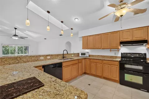 Kitchen - 37130 County Road 439, Eustis, FL 32736 photo 1 of 2