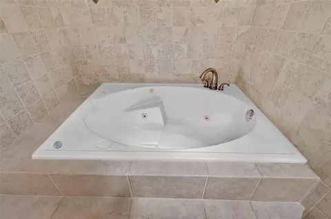 Bath - 37130 County Road 439, Eustis, FL 32736 photo 3 of 5