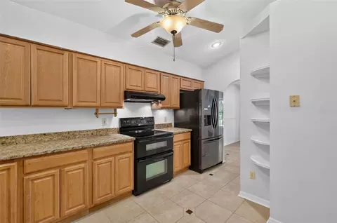 Kitchen - 37130 County Road 439, Eustis, FL 32736 photo 2 of 2