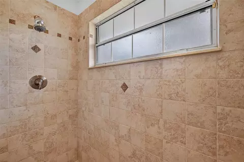 Bath - 37130 County Road 439, Eustis, FL 32736 photo 4 of 5